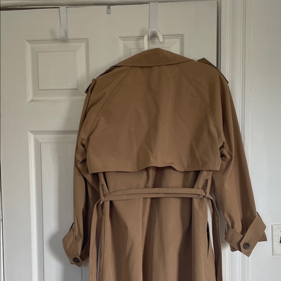 Abercrombie & Fitch Tan Trench Coat with Belt - Picture 4 of 5